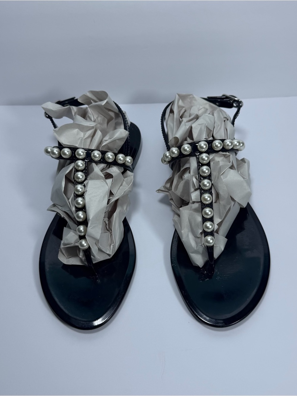 Stuart Weitzman Goldie Jelly Sandals Womens Size 8 Black T-Strap Flat Elegant
